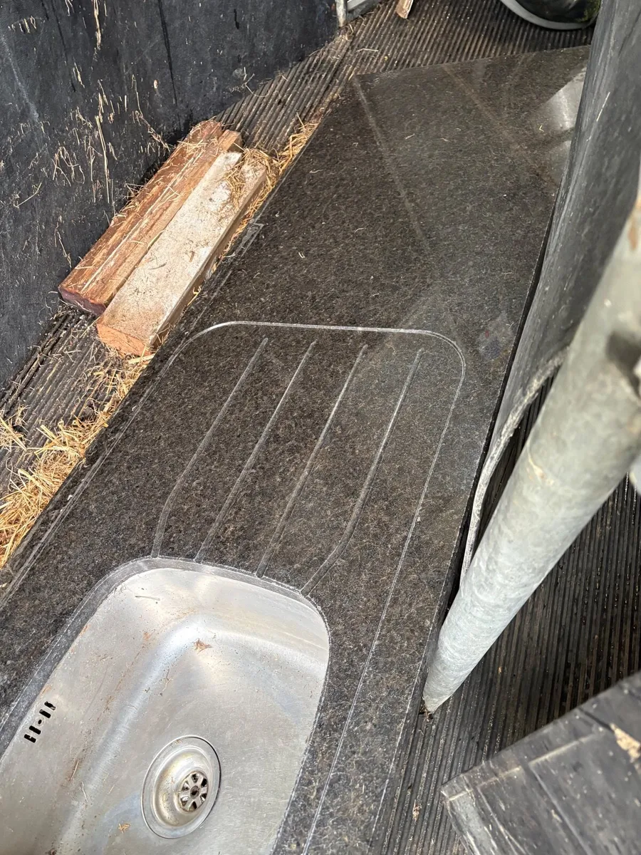 Granite worktop - Image 2