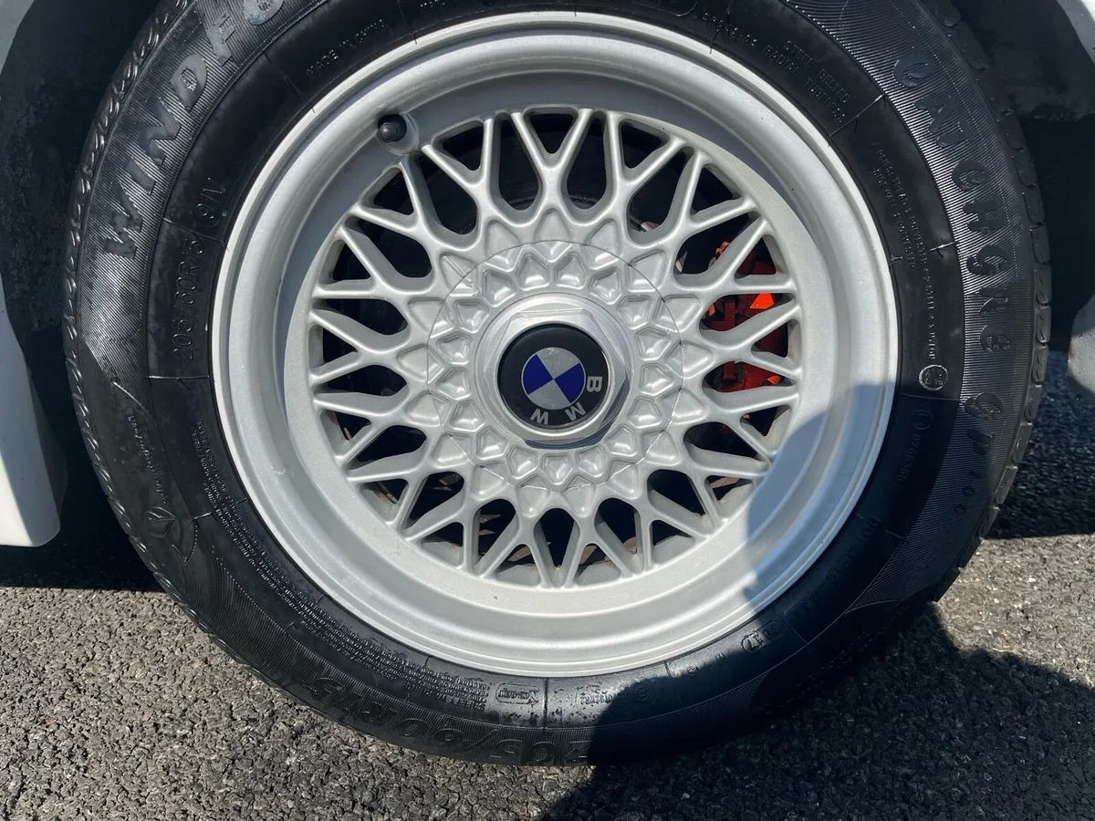 1986 e28 BMW - Image 4