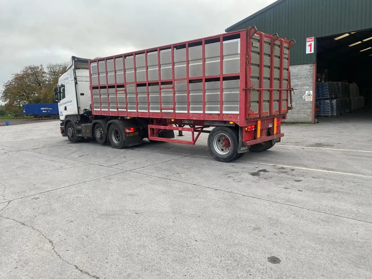Scania  artic livestock trailer - Image 4