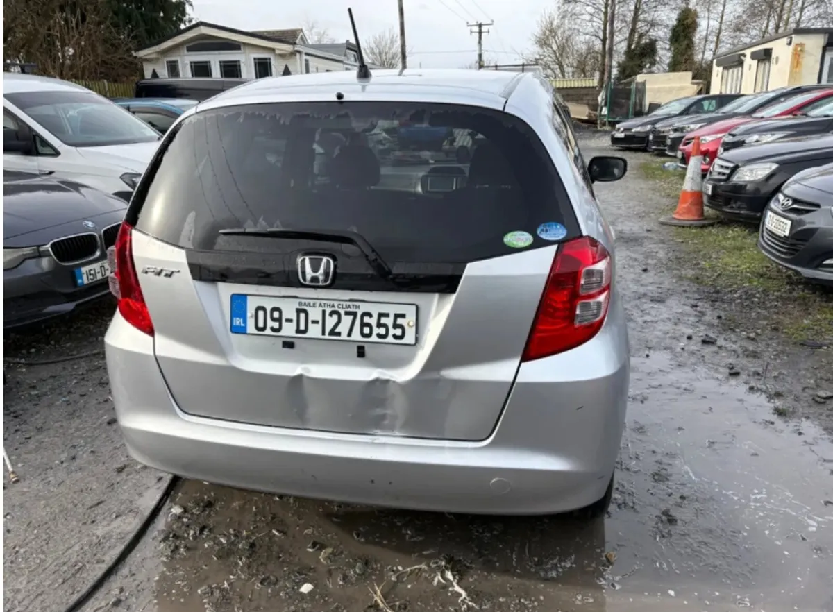 2009 Honda Fit Automatic drive away - Image 2