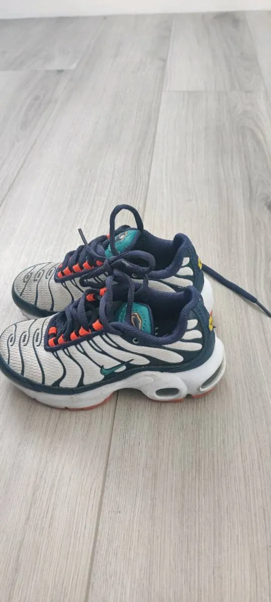 Kids Nike Air Runners Eur 28 - Image 1