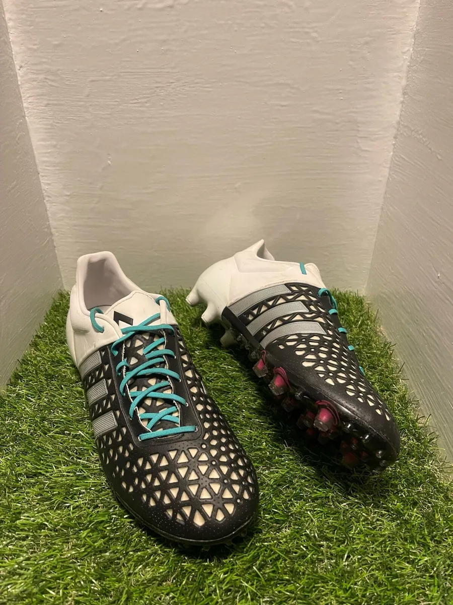Adidas Ace 15.1 FG Football Boots | UK 9 - Image 1