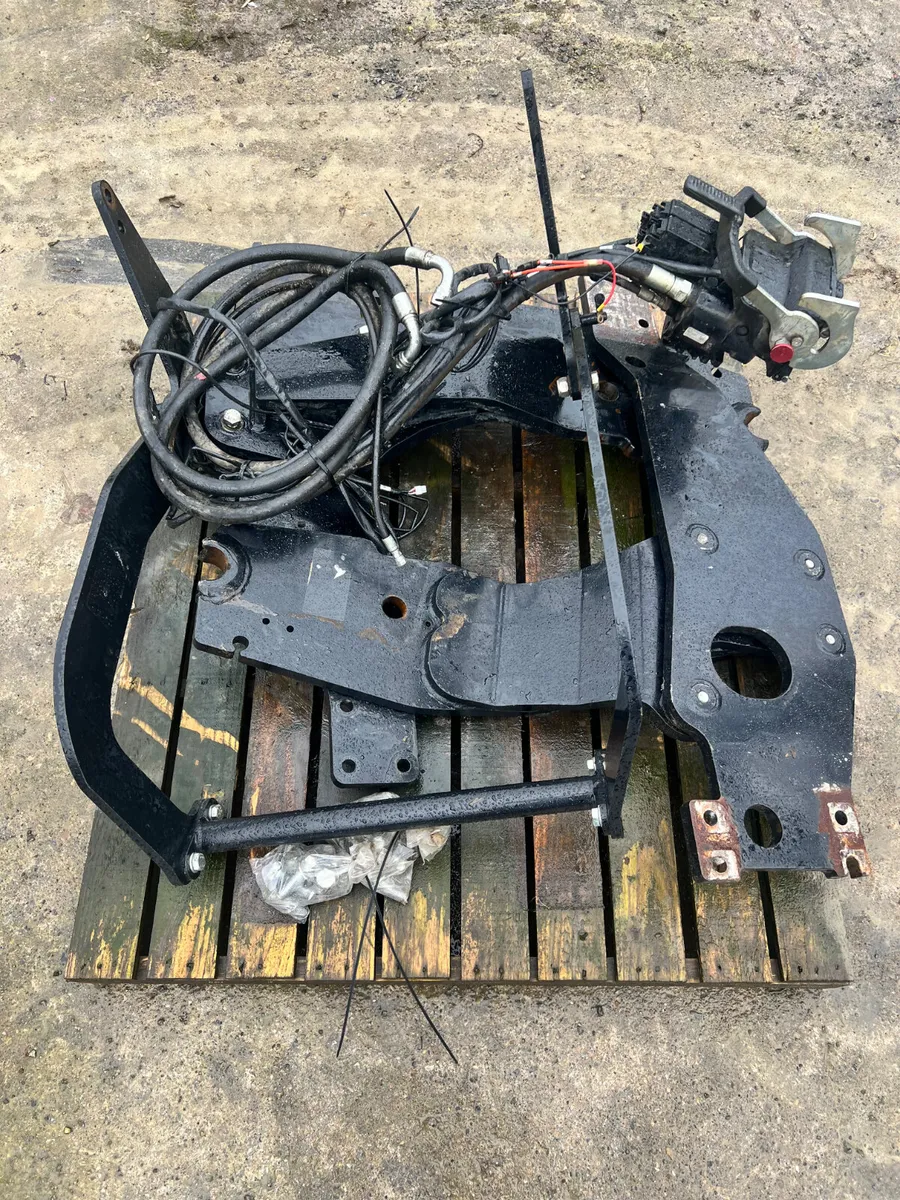2022 Quicke loader brackets & hydraulics - Image 2