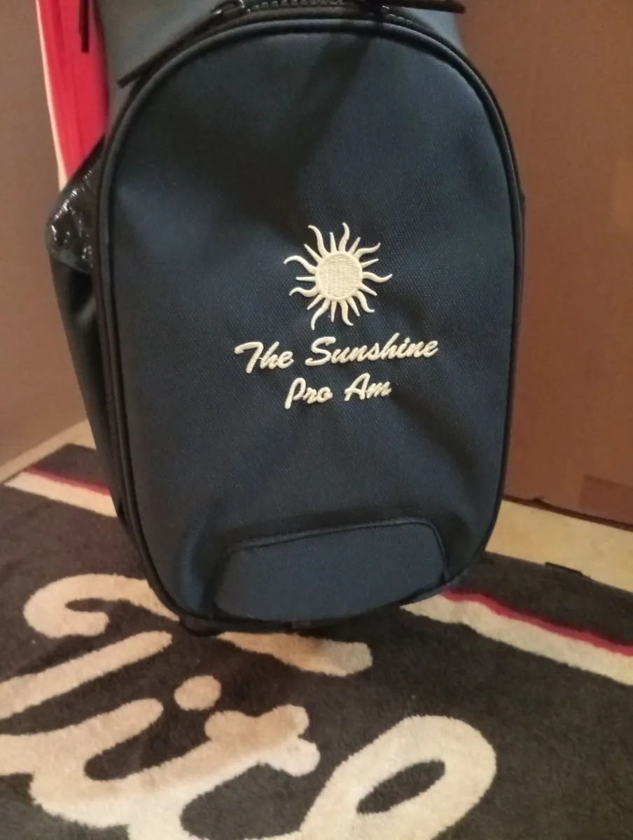 Titleist NEW NEW NEW Players 5 Stand Bags X 2 - Image 3