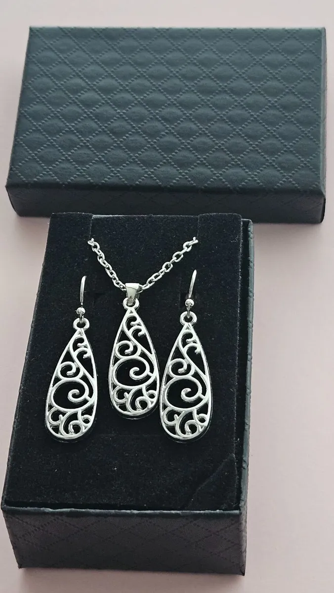 Chain and Earrings - Image 1