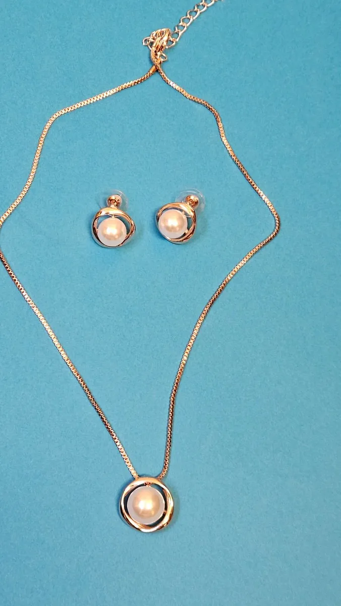 Chain and Earrings Set - Image 1