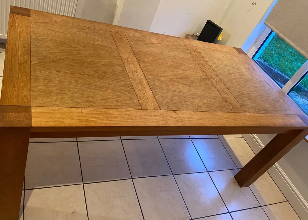 Beautiful great condition solid wood dining table - Image 2