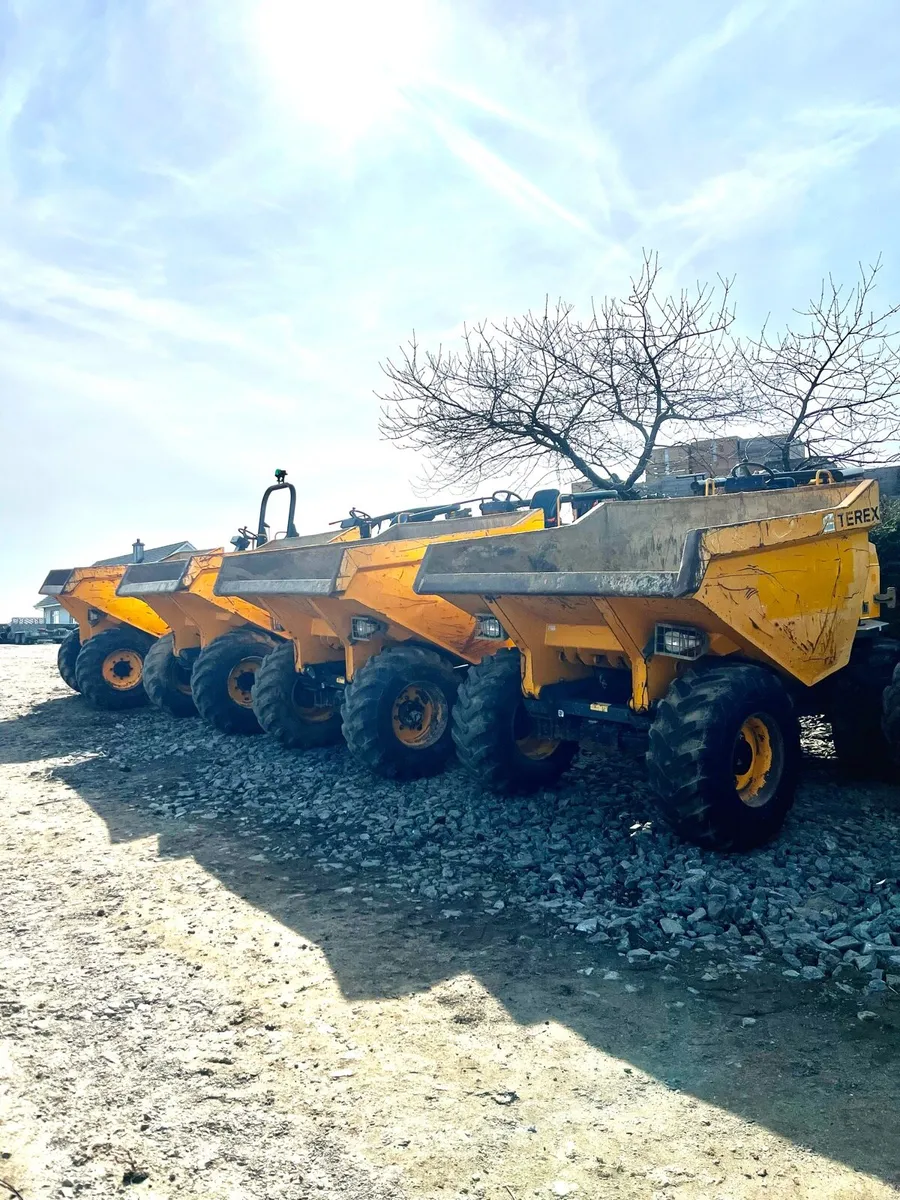 2017 9 TON DUMPERS - Image 1