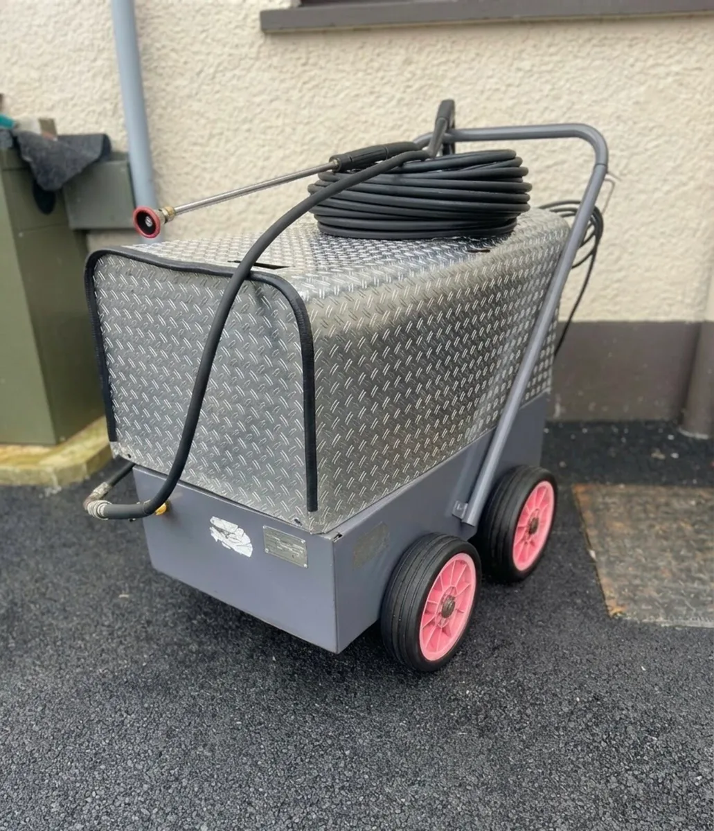 Pressure washer - Image 1