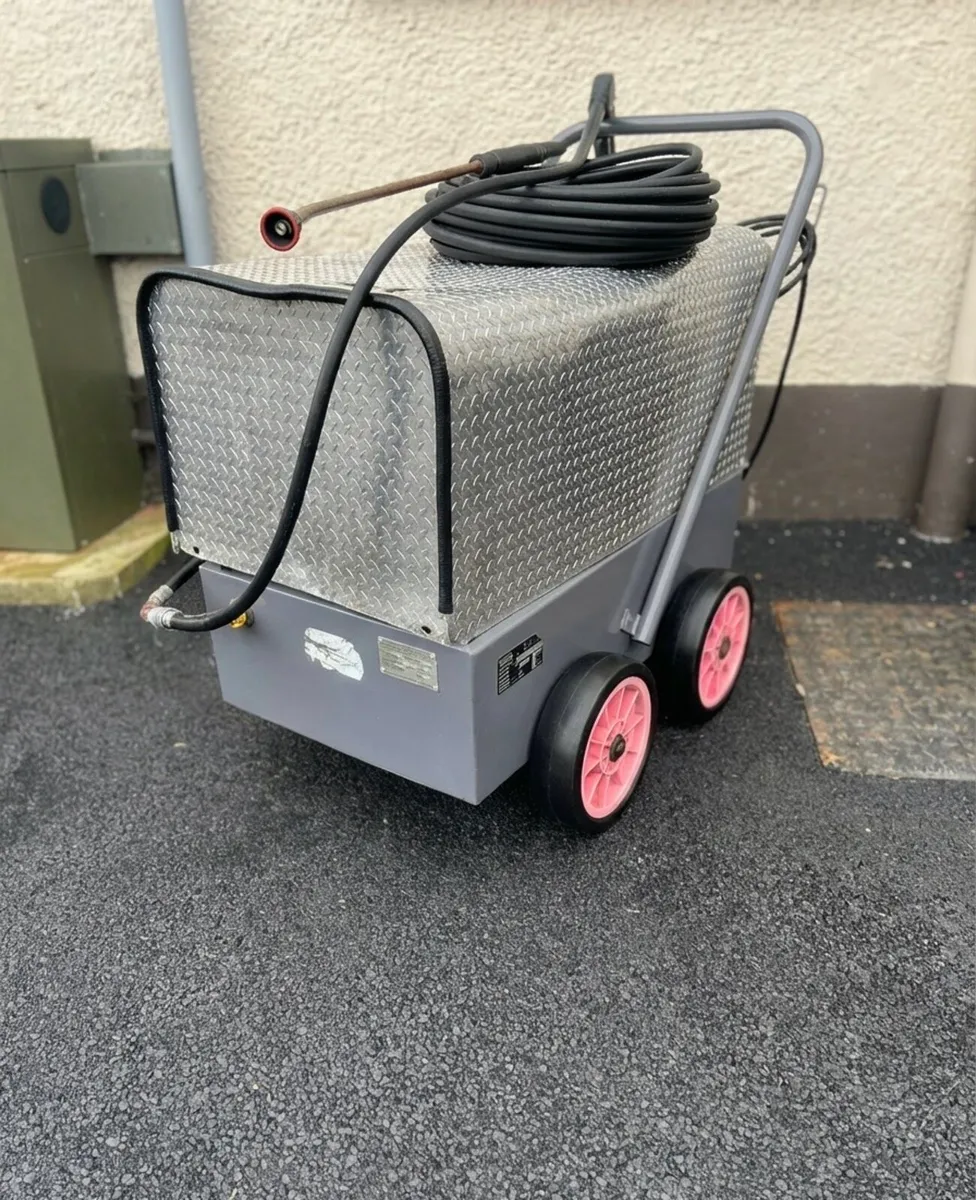 Pressure washer - Image 2