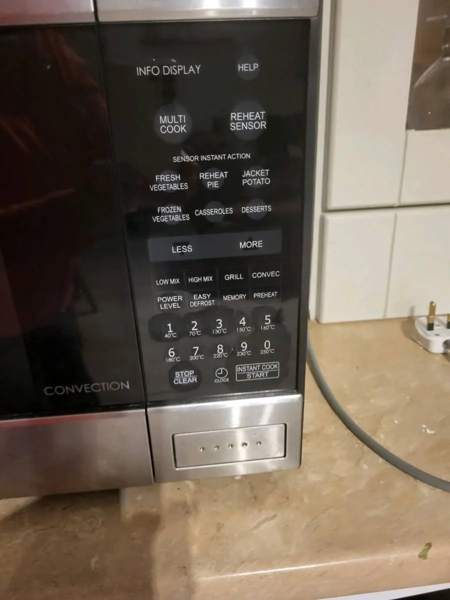 MICROWAVE OVEN - Image 4