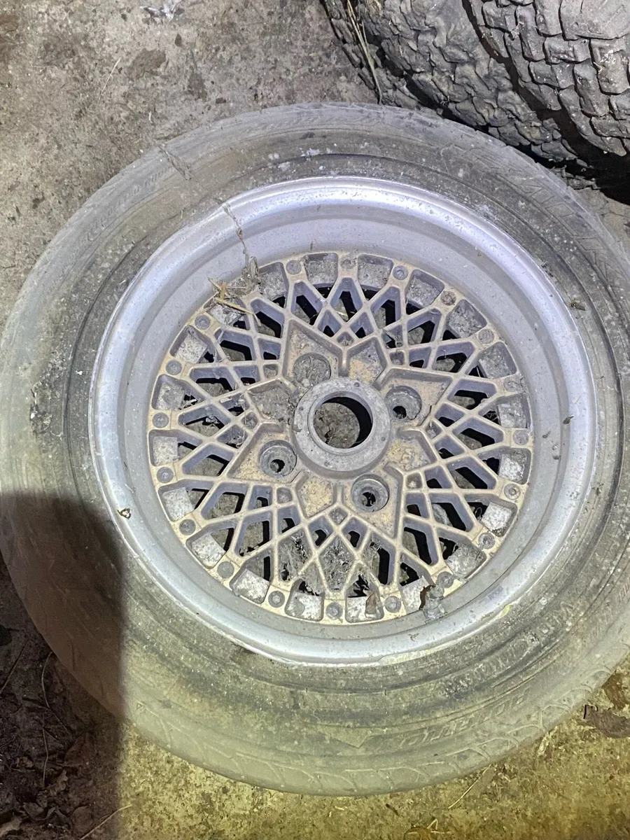 Various car parts - Image 1