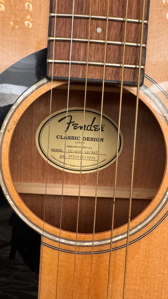 Fender Acoustic guitar - Image 3
