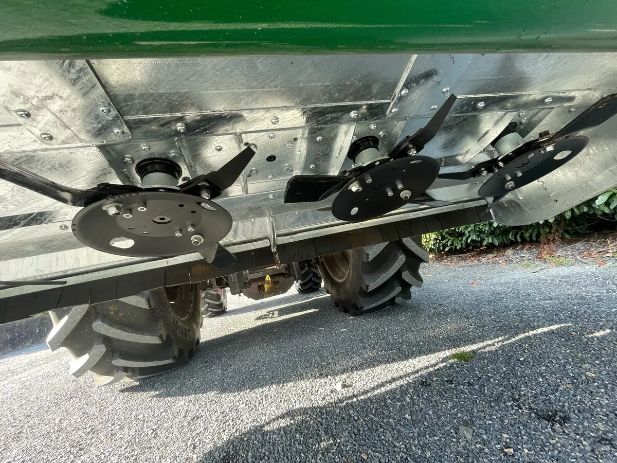 Mulching rushes, topping - Image 3