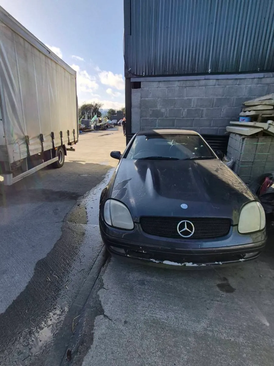 Merceders benz - Image 1