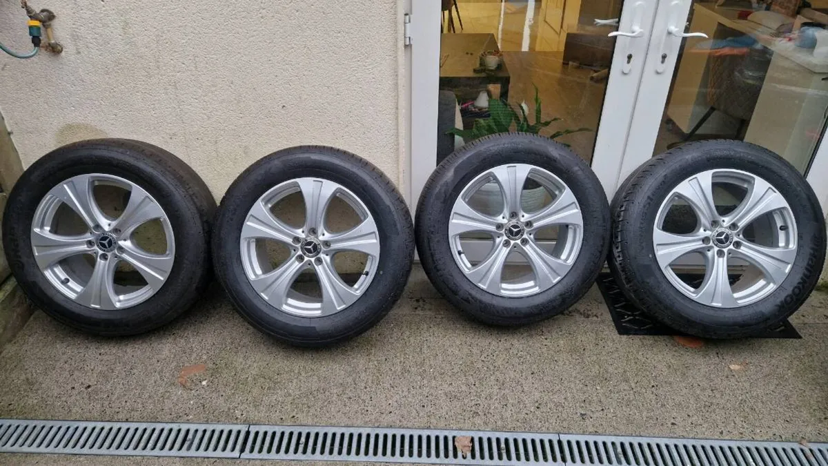 18 inch Mercedes Alloys - Image 1