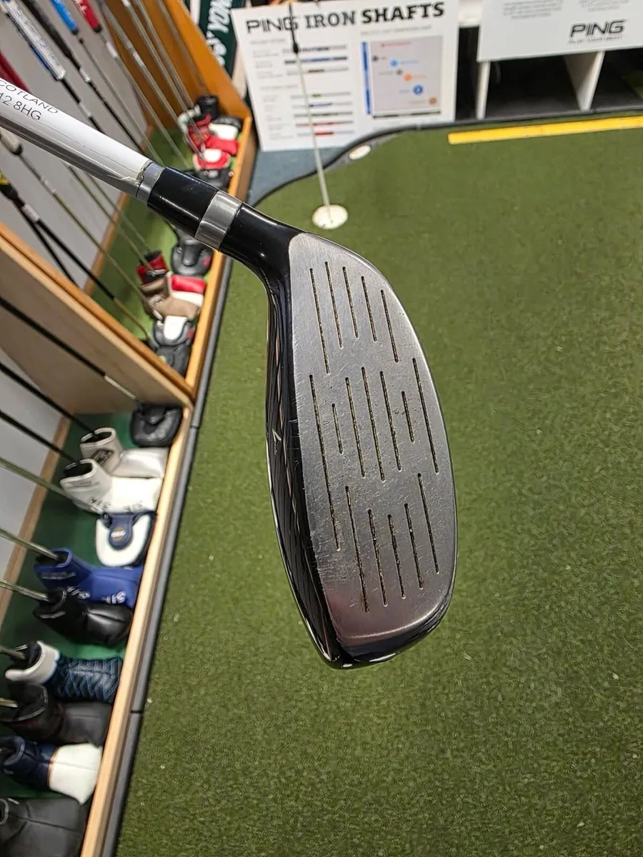 Wilson Deep Red 3 Hybrid - Image 3