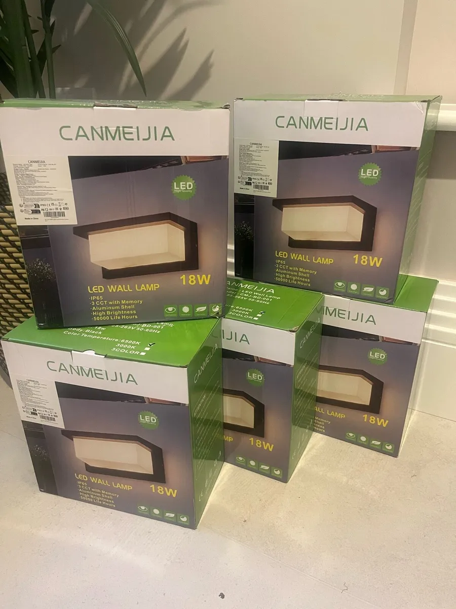 Outdoor wall lights - Image 1