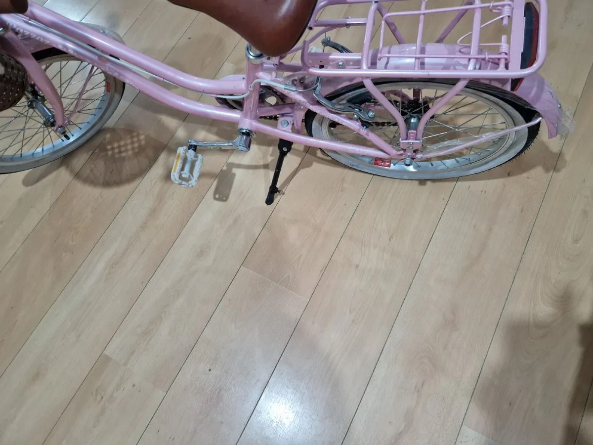 Pink cycle for young girls - Image 3