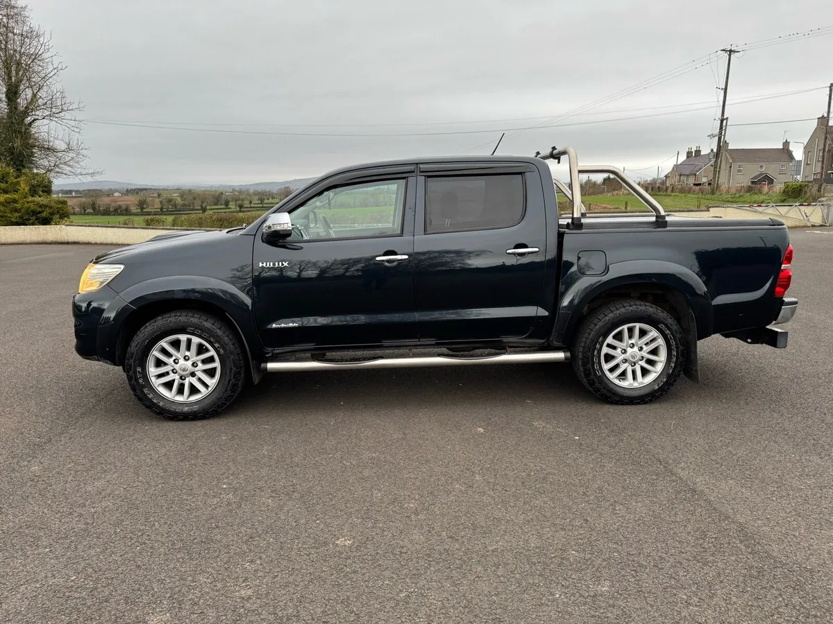Toyota Hilux 3.0l invincible 2012 - Image 4