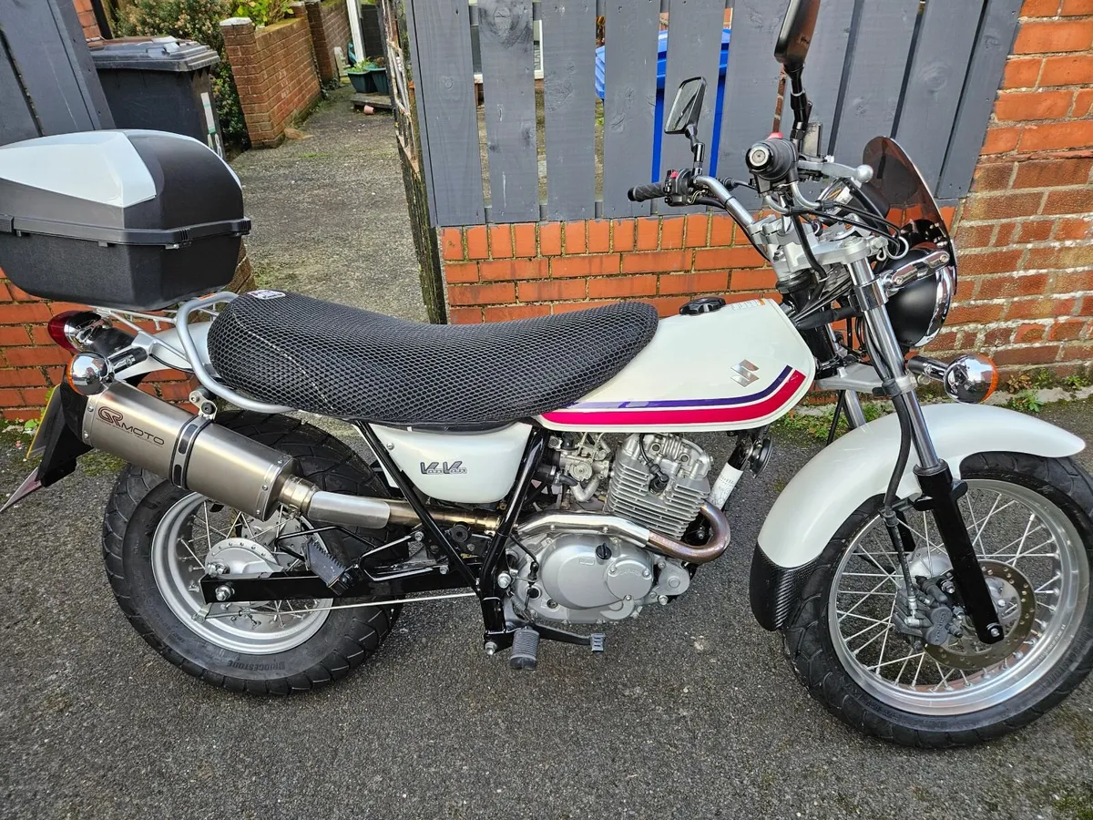 Suzuki RV 2010 - Image 1