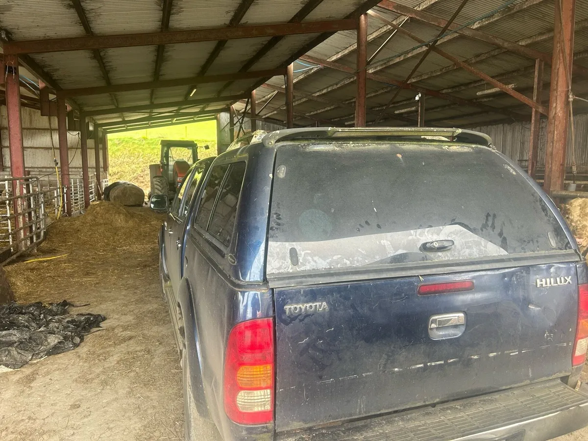 Toyota hilux - Image 3