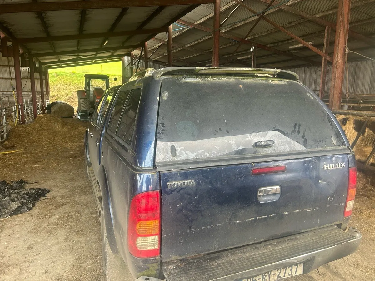 Toyota hilux - Image 4