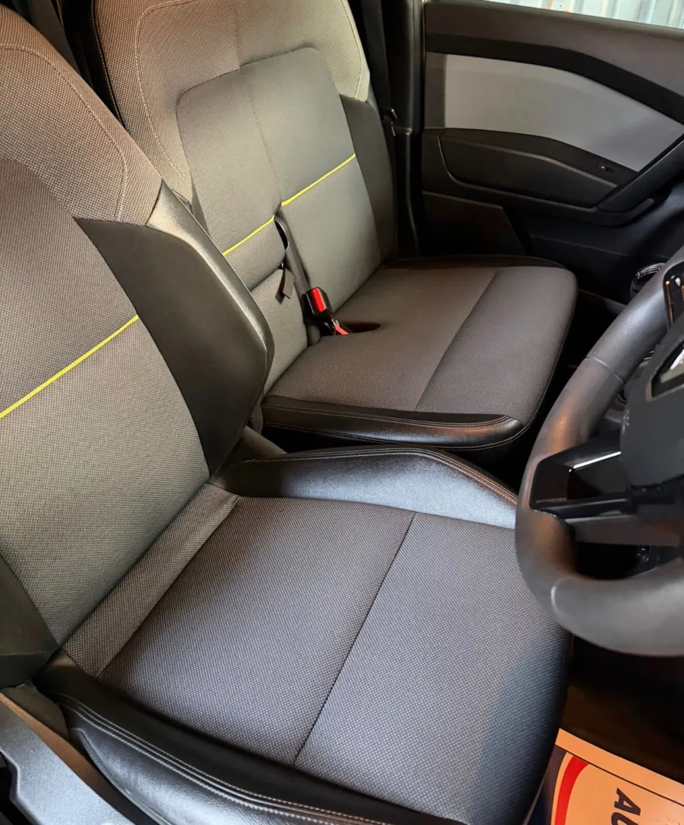 2023 Renault Kangoo High Spec - Image 2