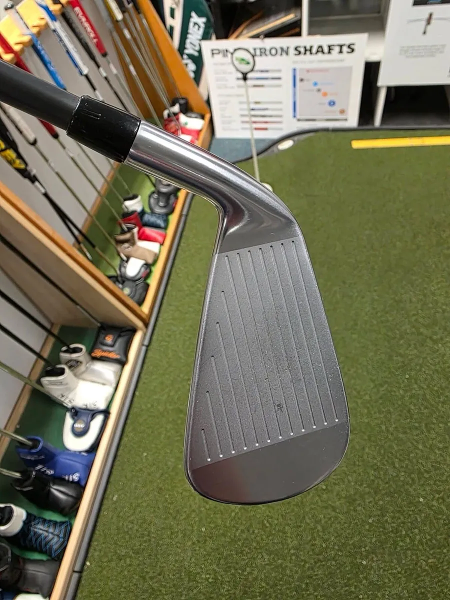 Titleist u500 Forged 2 Iron - Image 3