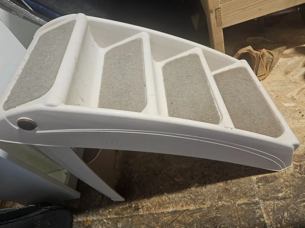 Pet Stairs - Image 1