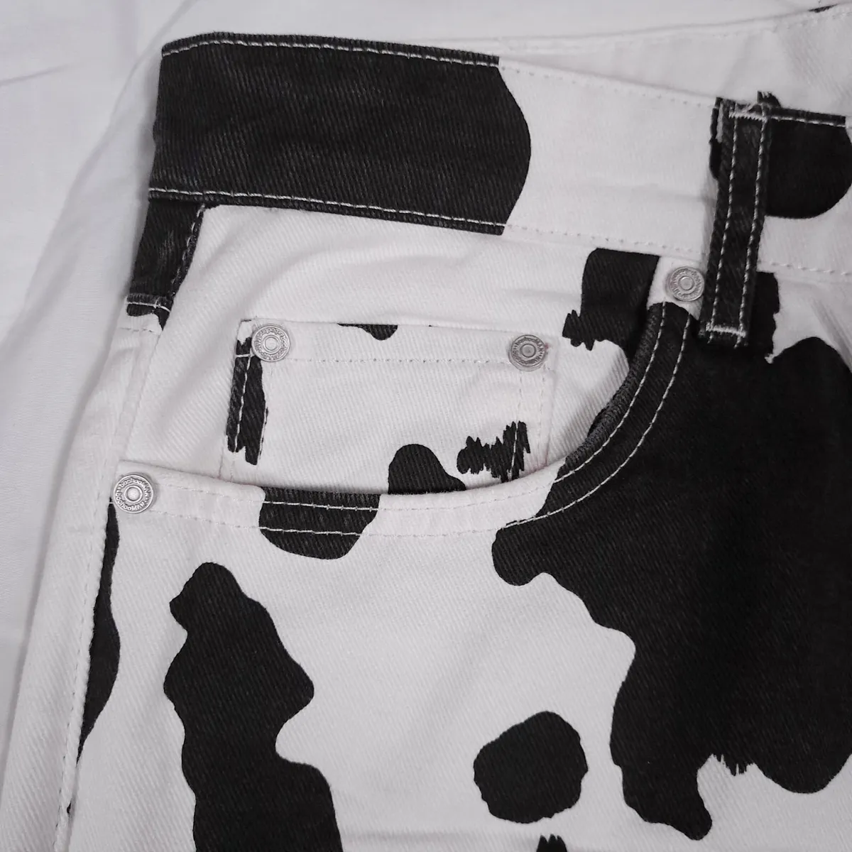 Boohoo White Black Cow Print Straight Jeans 32/31 - Image 4
