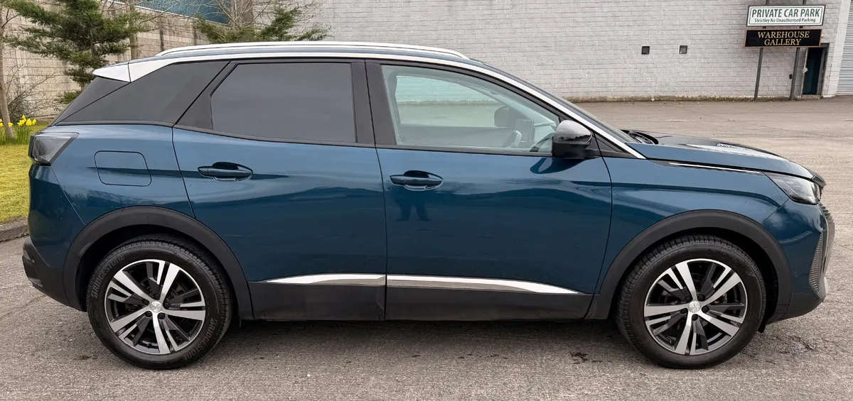 2022 Peugeot 3008 Commercial - Image 3