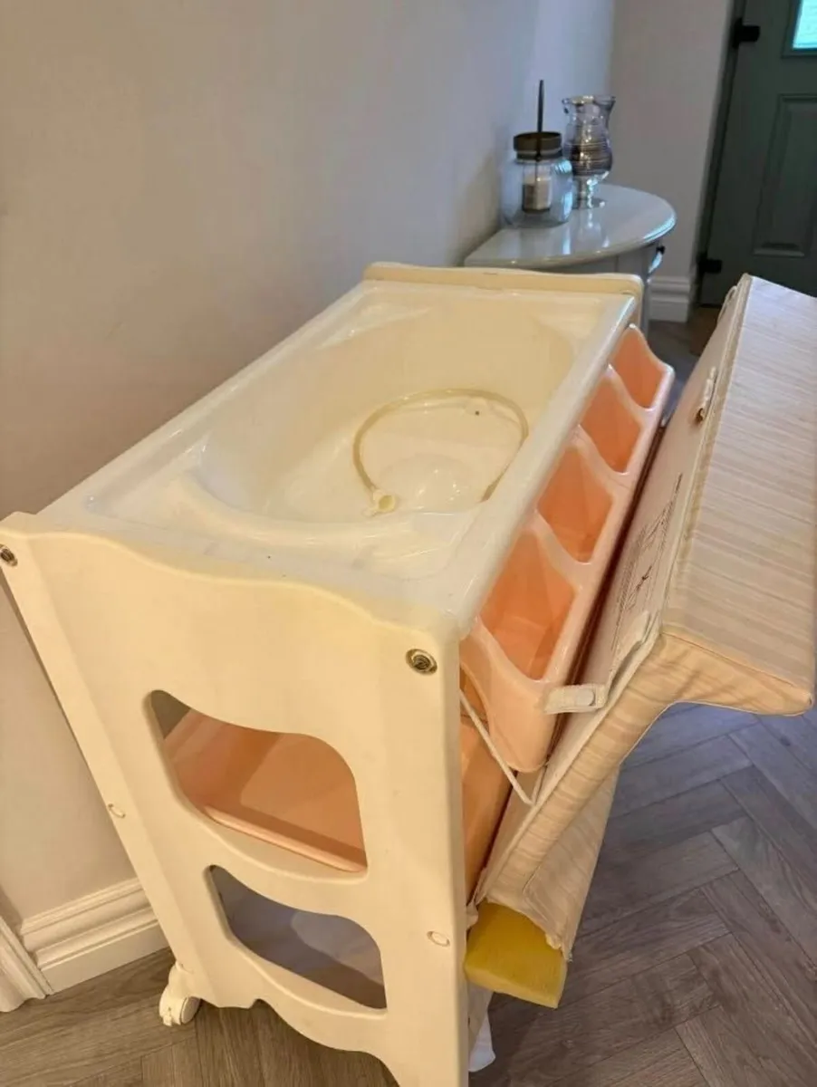 Babylo Changing Unit with Bath, Good Condition - Image 2