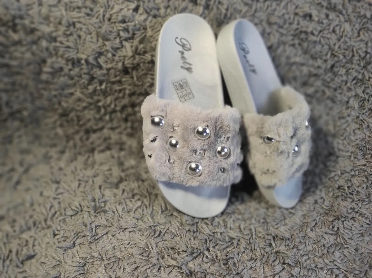 Slippers With Fur Gray,white,pink - Image 2