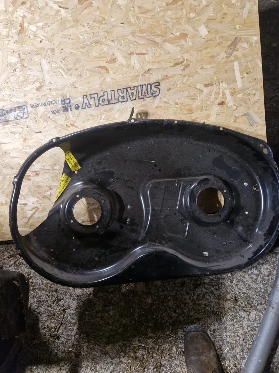 Lawnmower deck - Image 1