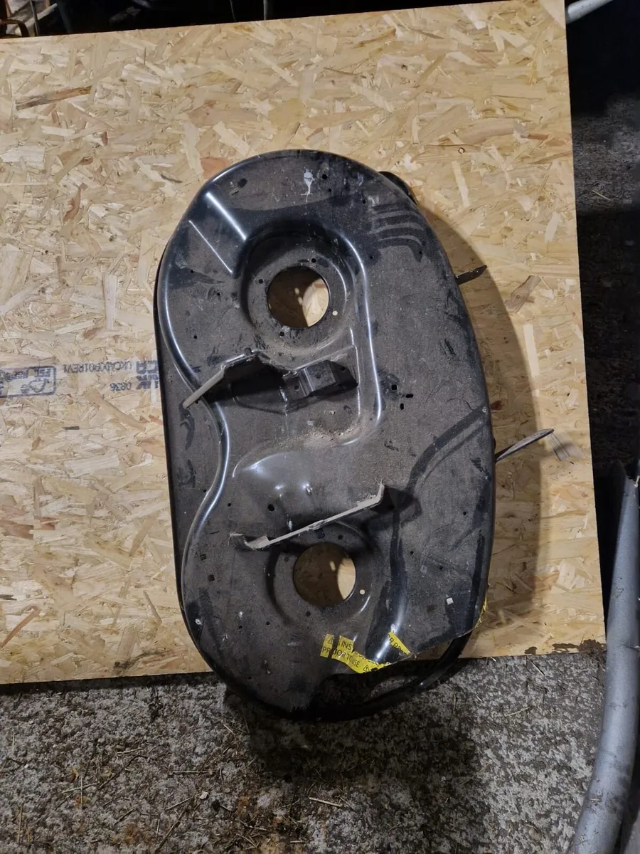 Lawnmower deck - Image 2