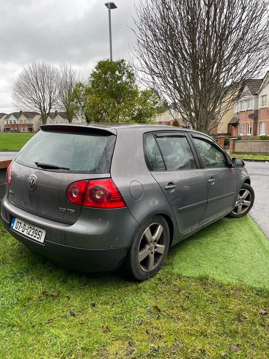 VW Golf 5 automatic 2.0 TDI - Image 2