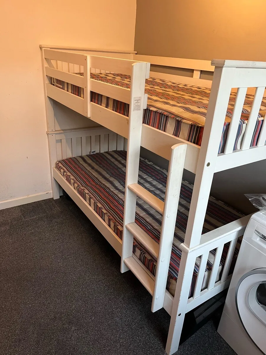 Bunkbeds with mattress - Image 1
