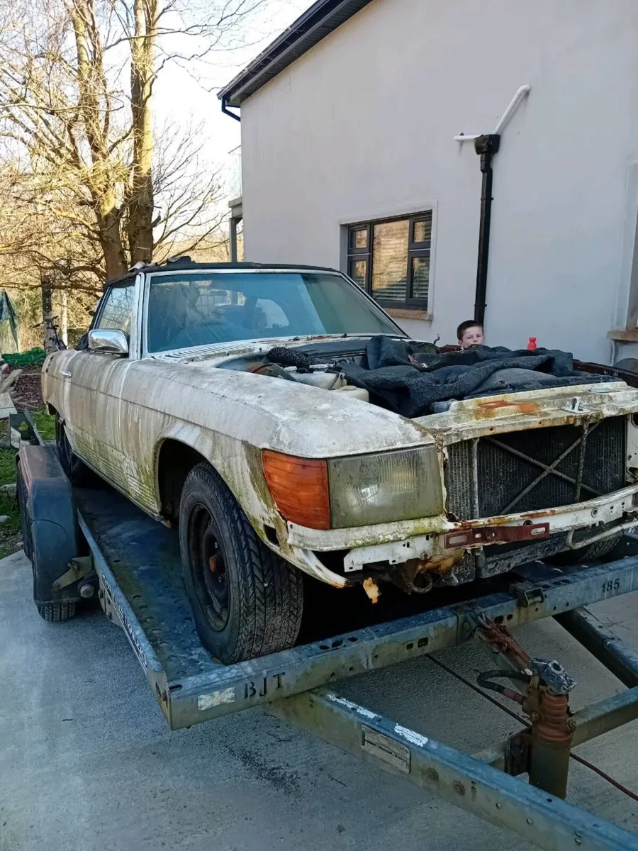 LOOK mercedes 350sl R107 1973 for breaking - Image 1