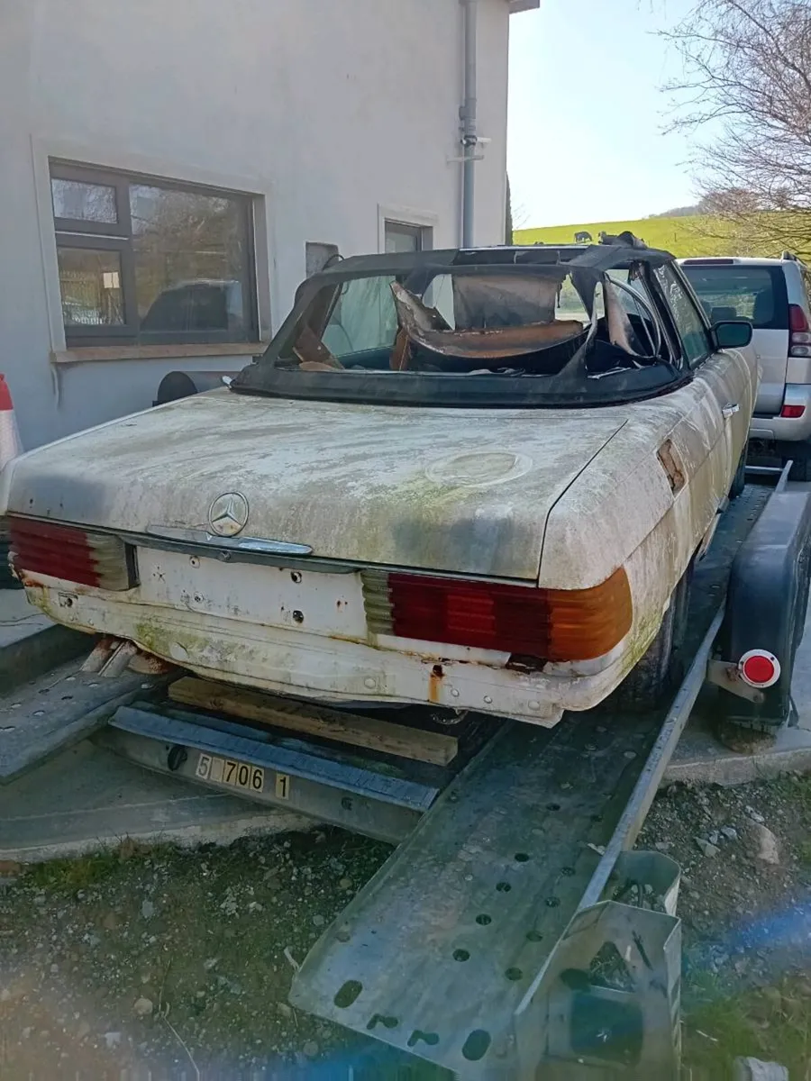 LOOK mercedes 350sl R107 1973 for breaking - Image 2