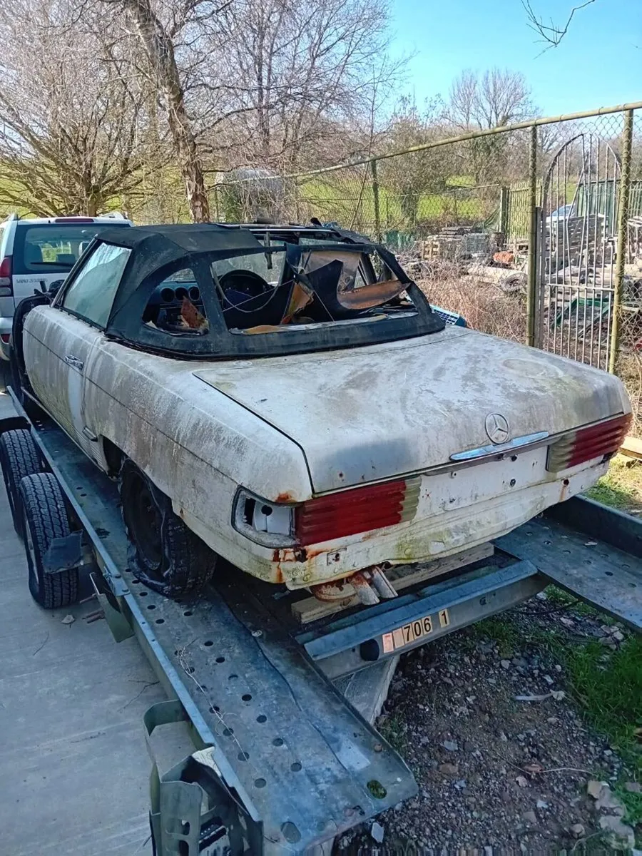 LOOK mercedes 350sl R107 1973 for breaking - Image 3