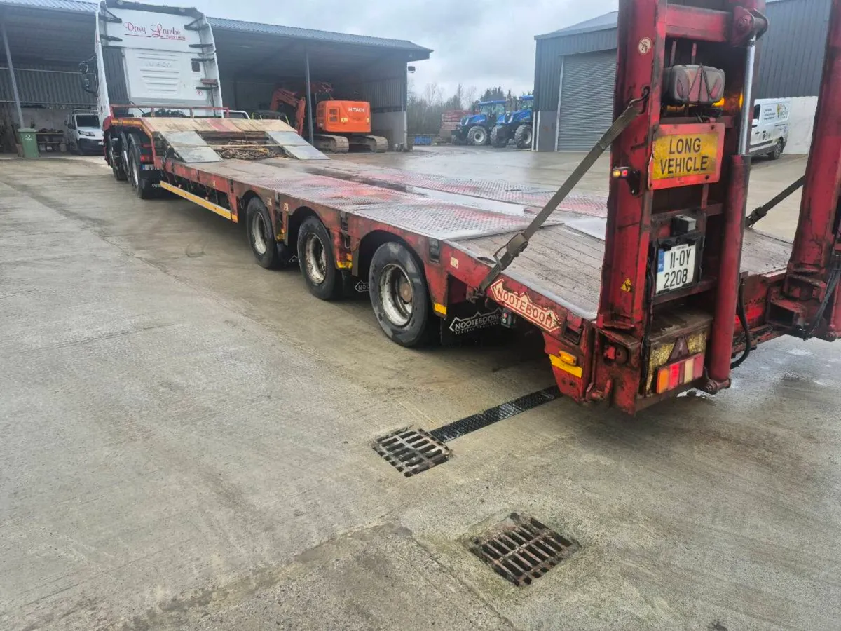 Iveco Stralis 2011 & tri axle Nooteboom trailer - Image 4