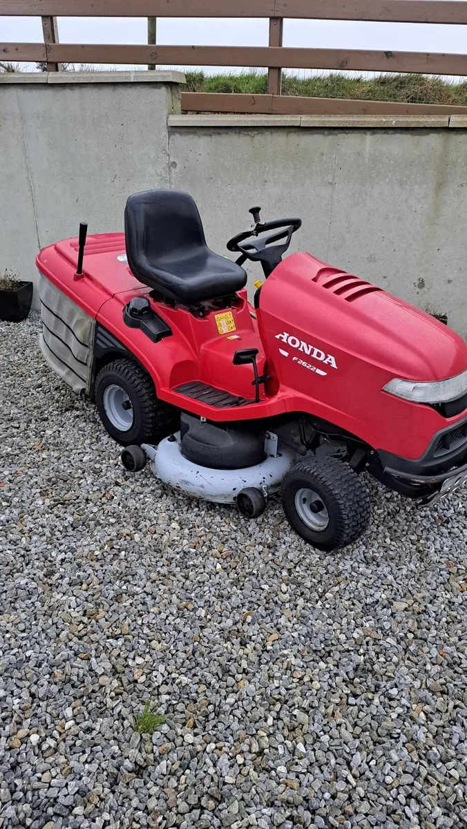 Ride on lawnmower - Image 1