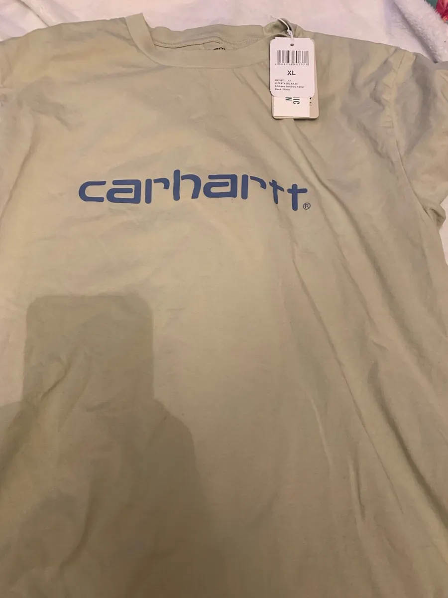 Carhartt t shirt new xl - Image 1