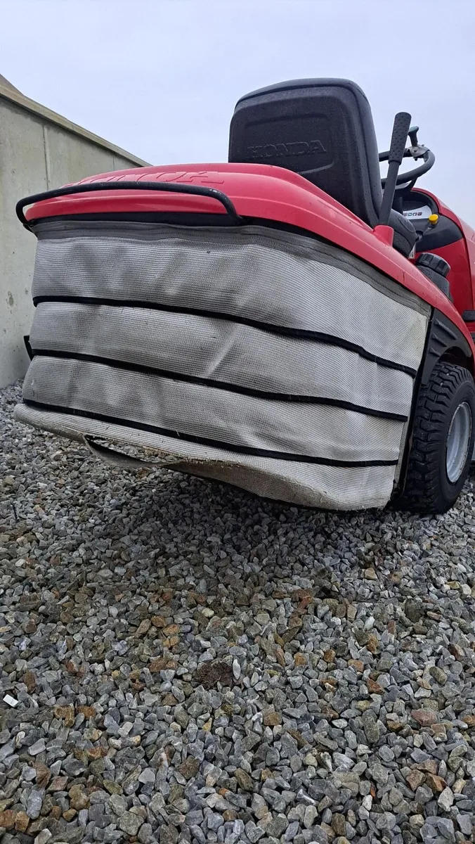 Ride on lawnmower - Image 3