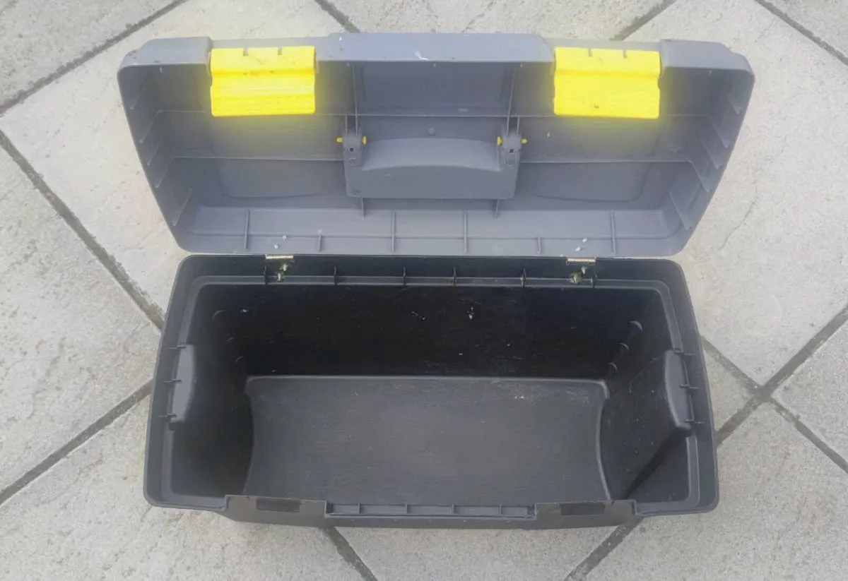 Empty tool box - Image 3