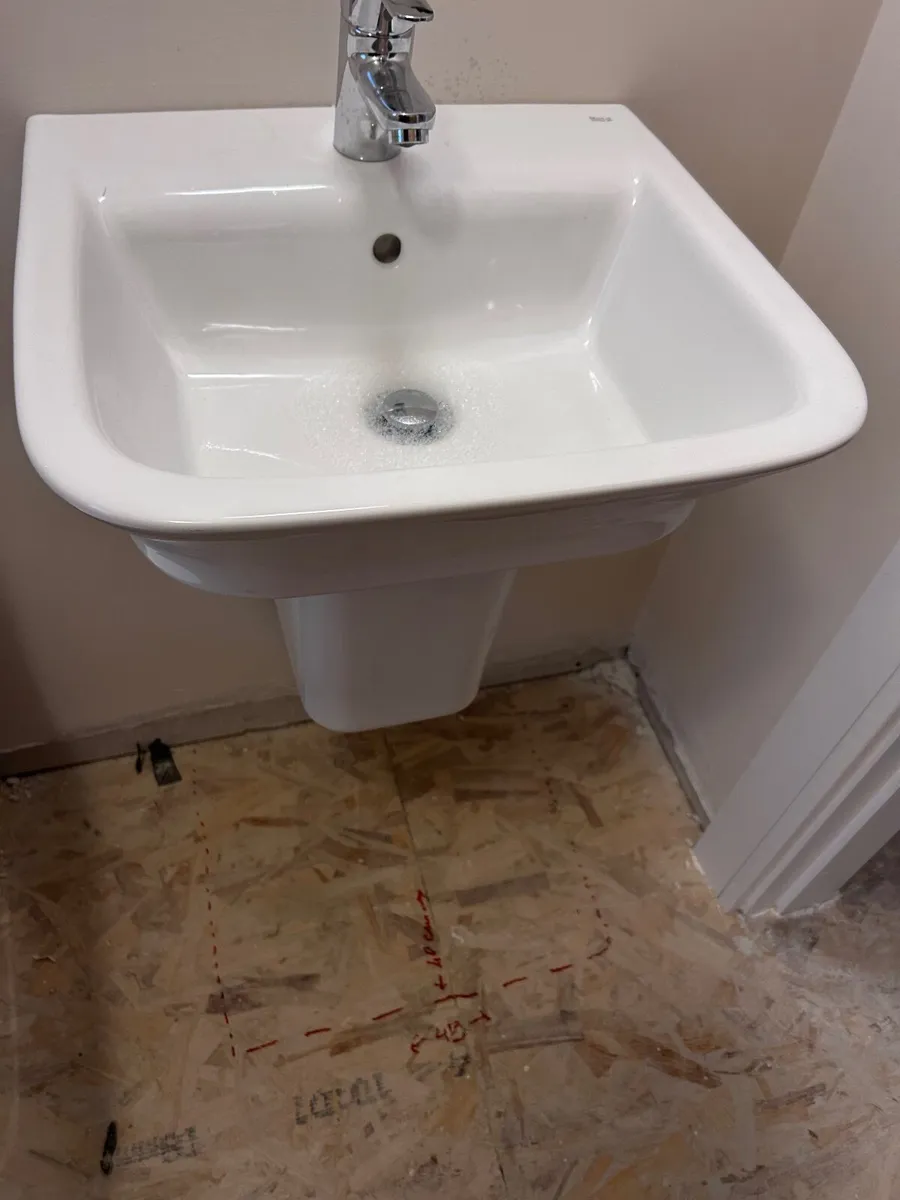 Roca Wall-Hung basins/sinks and taps brand new - Image 3