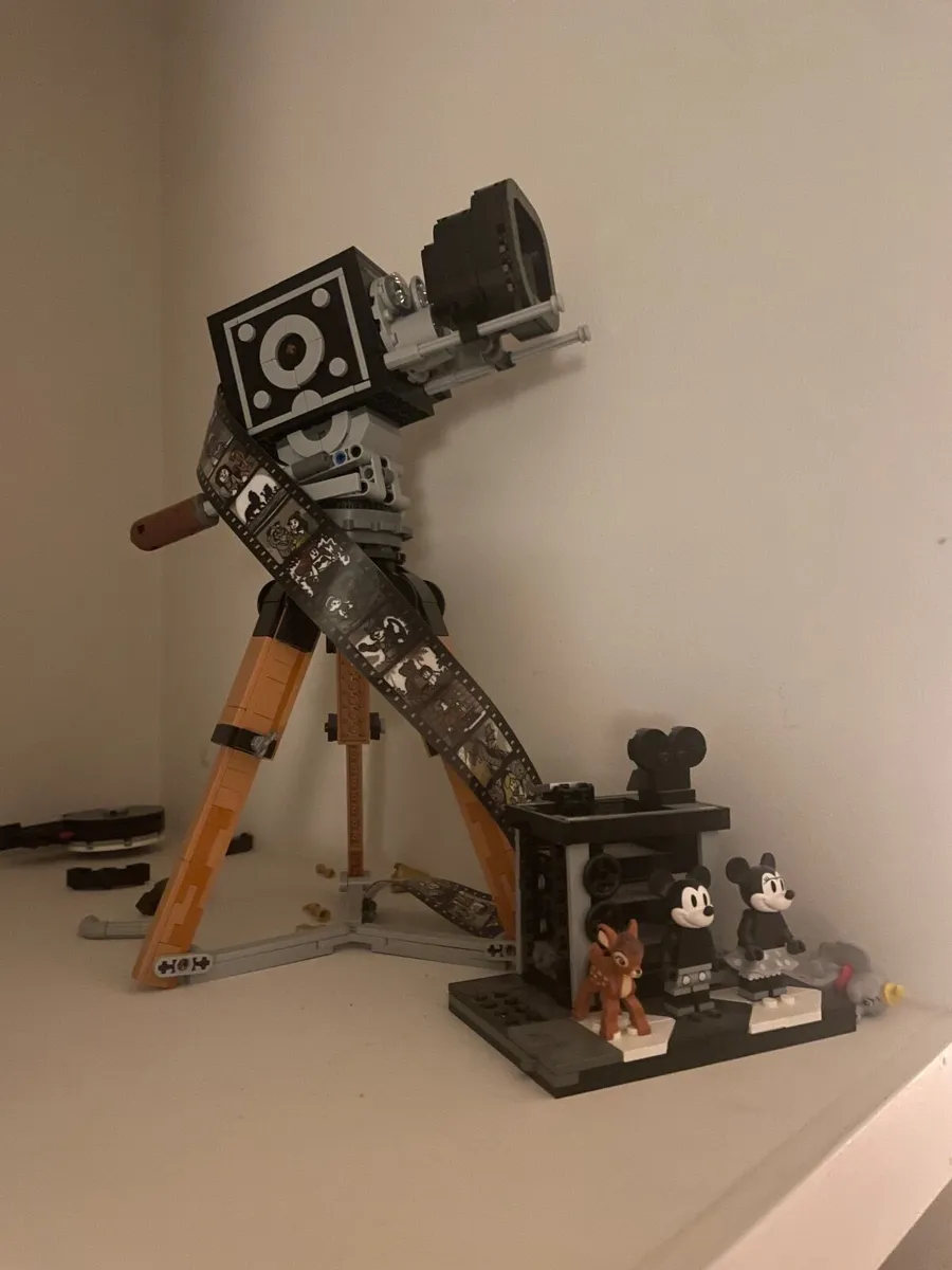 Disney film camera Lego set - Image 1