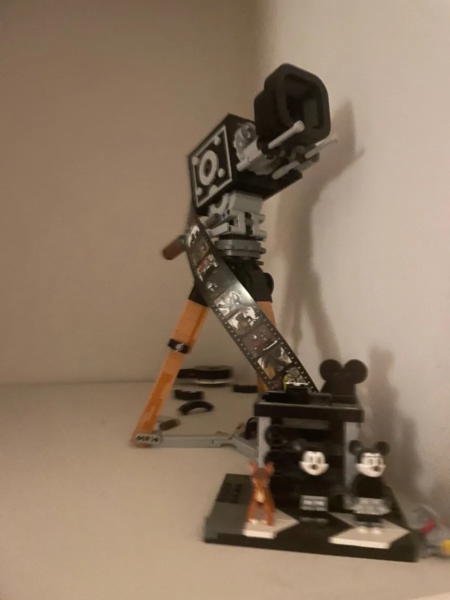 Disney film camera Lego set - Image 2