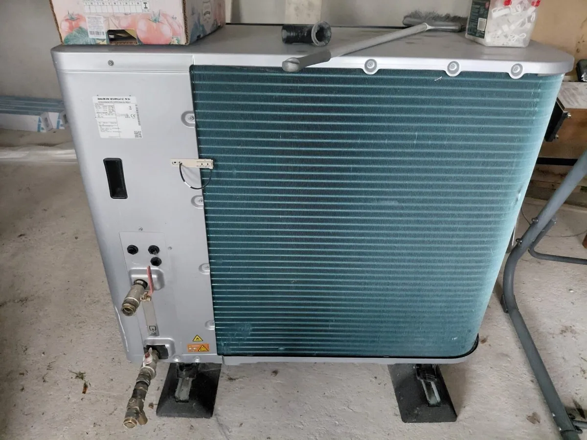 Daikin heat pump and tank - Image 2